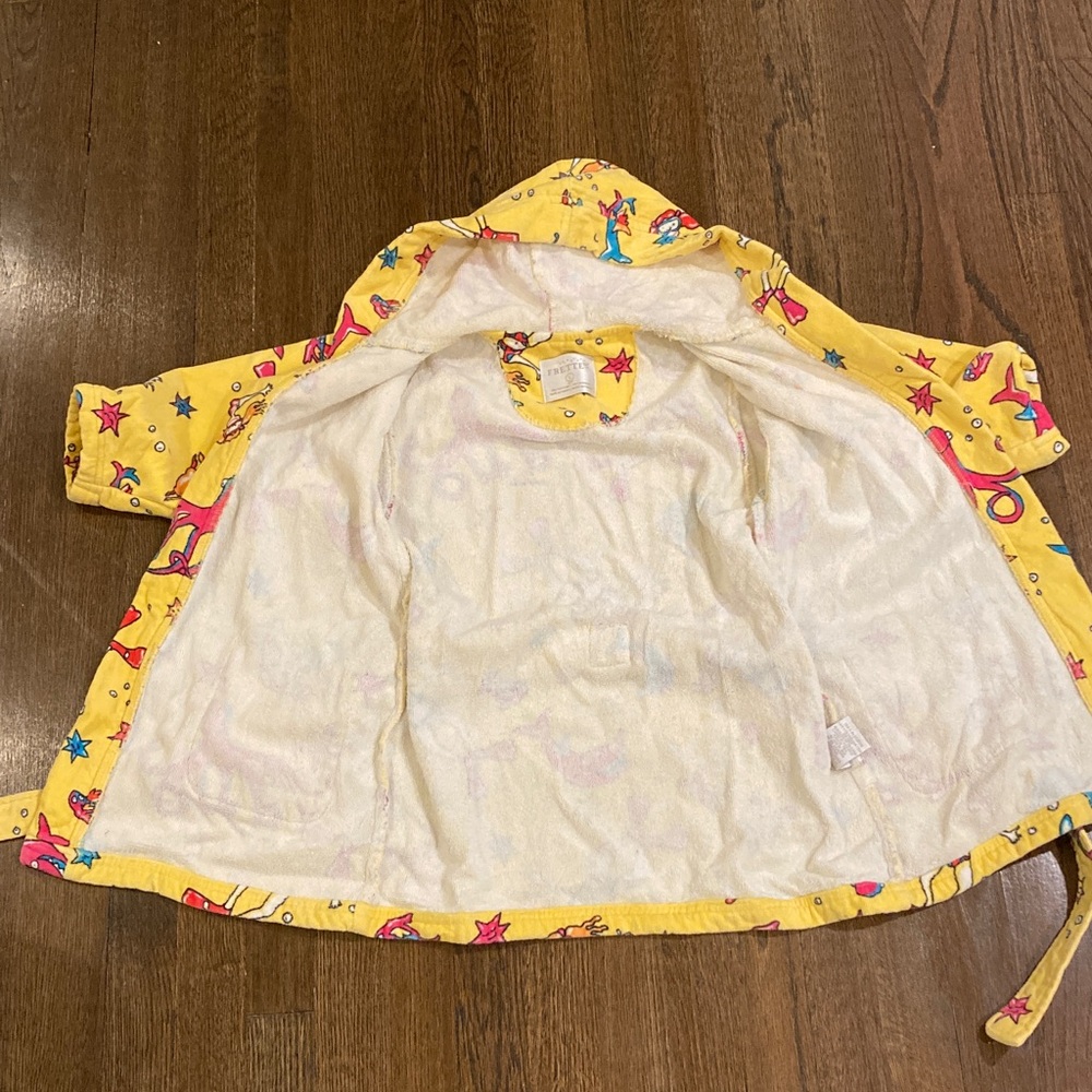 Yellow Cartoon Character Robe - Picture 3 of 4
